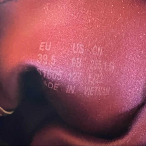 STUART WEITZMAN YULIANA 60 BURGUNDY RED SOCK ANKLE BOOTIE CHUNKY HEEL SIZE 9 - Picture 8 of 10